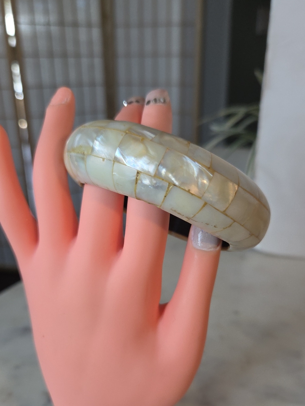 Vintage Inlaid Mother of Pearl Mosaic Bangle Bracelet - Cream